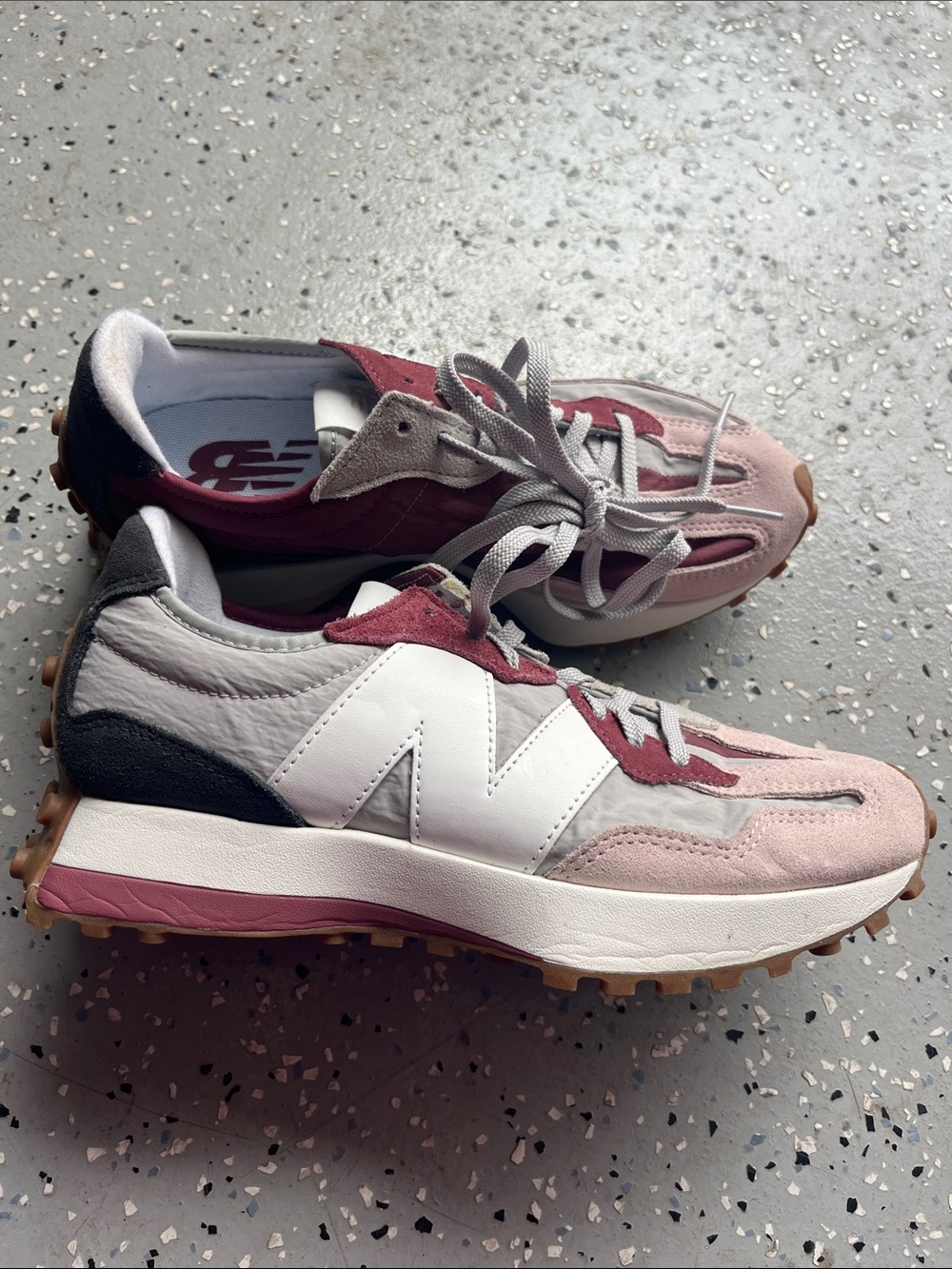 New Balance 327 women’s sneakers - never worn - size 7.5
